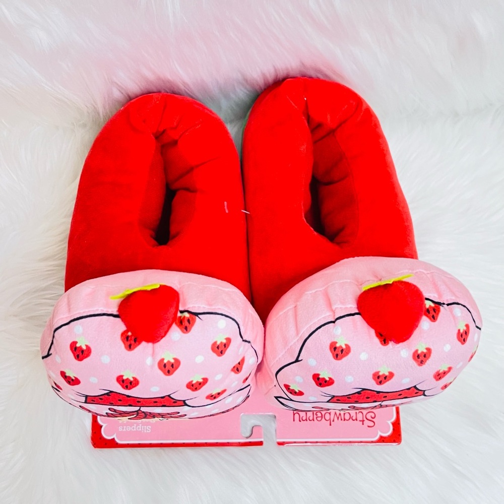 Strawberry Shortcake Slippers - Picture 4 of 4